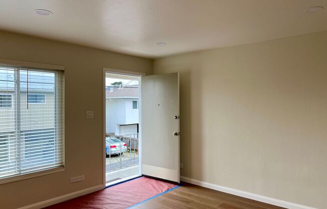 2 beds, 1 bath, $2,975