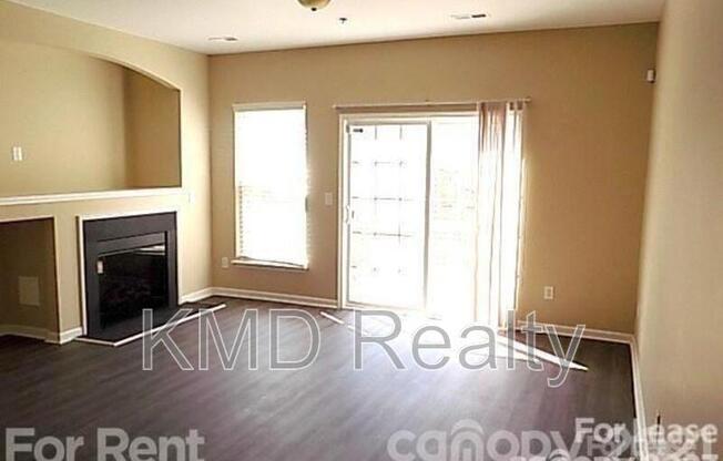 6462 Royal Celadon Way