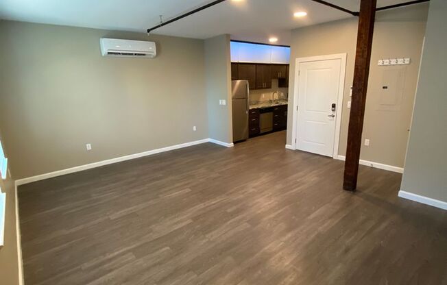 1 bed, 1 bath, 640 sqft, $1,970, Unit #410