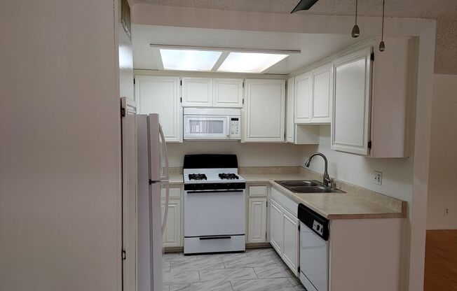 1 bed, 1 bath, $1,895, Unit 2