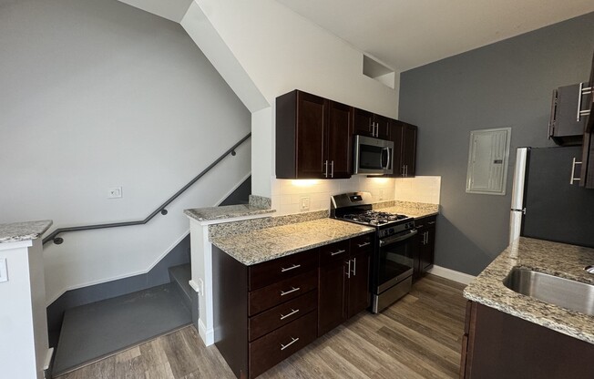 2 beds, 1 bath, 855 sqft, $4,200, Unit 518