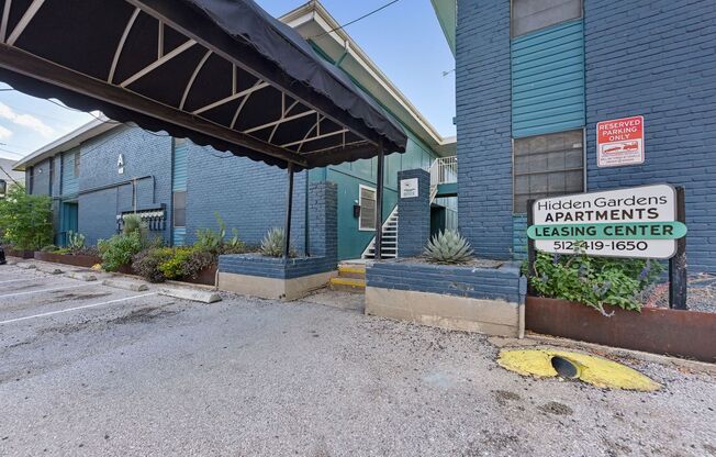 Studio, 1 bath, 440 sqft, $700, Unit 132