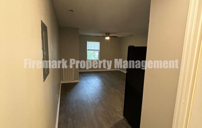 Studio, 1 bath, 318 sqft, $895, Unit 18