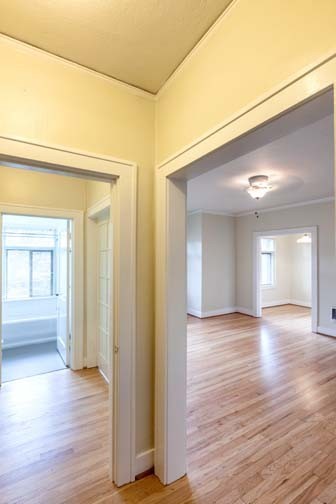 Studio, 1 bath, 425 sqft, $1,275, Unit 212