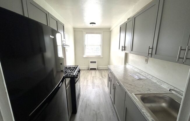 Studio, 1 bath, 400 sqft, $989, Unit A403