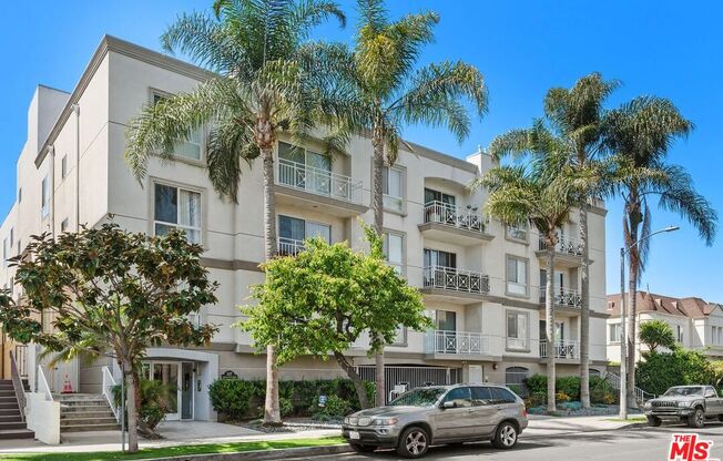 117 S CLARK DR
