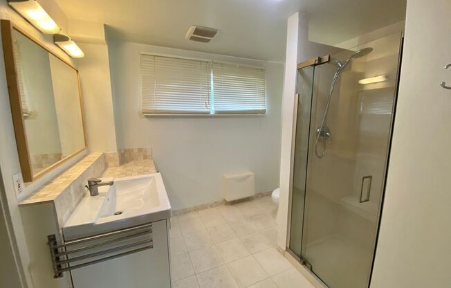 3 beds, 3 baths, $4,100
