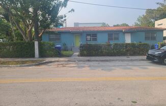 435 - 437 NW 34th St