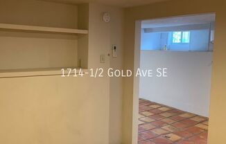 1714-1/2 Gold Ave SE