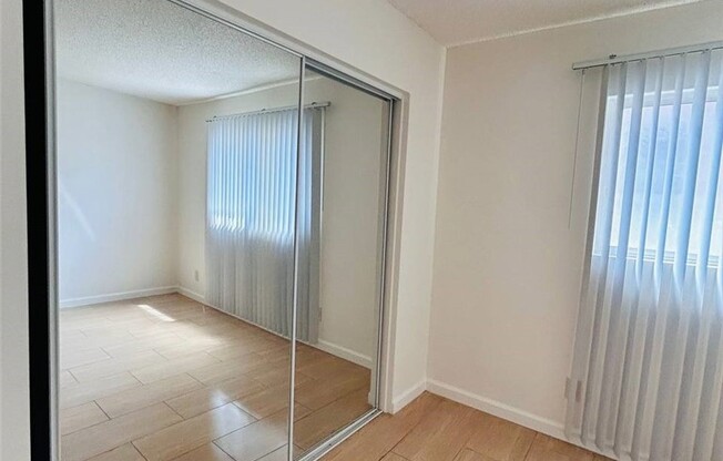 1559 W 205 ST