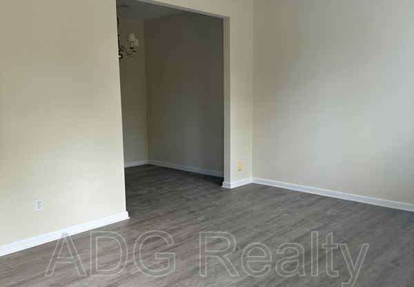 2 beds, 1.5 baths, 1,400 sqft, $1,650