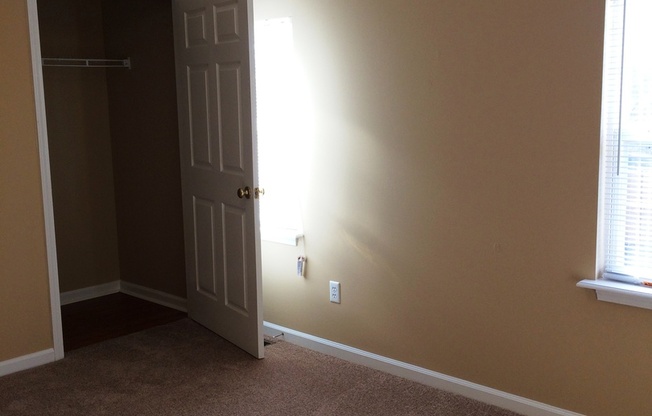 2 beds, 2 baths, 1,100 sqft, $875, Unit C6