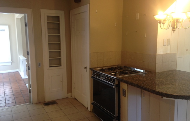 5 beds, 2 baths, $6,000