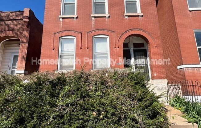 3233 Oregon Ave