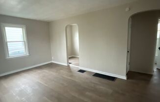 2 beds, 1 bath, $1,100