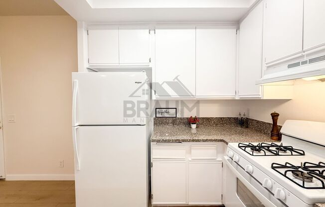 2 beds, 2 baths, 1,000 sqft, $2,450, Unit 215