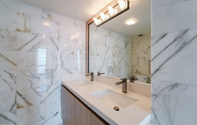 2 beds, 2 baths, $4,300, Unit unit 20H