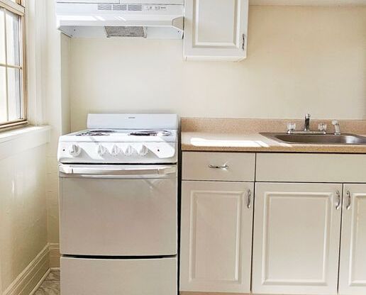 2 beds, 1 bath, 1,050 sqft, $1,850, Unit 806