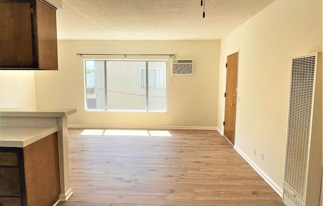 2 beds, 1 bath, 950 sqft, $2,795, Unit #10