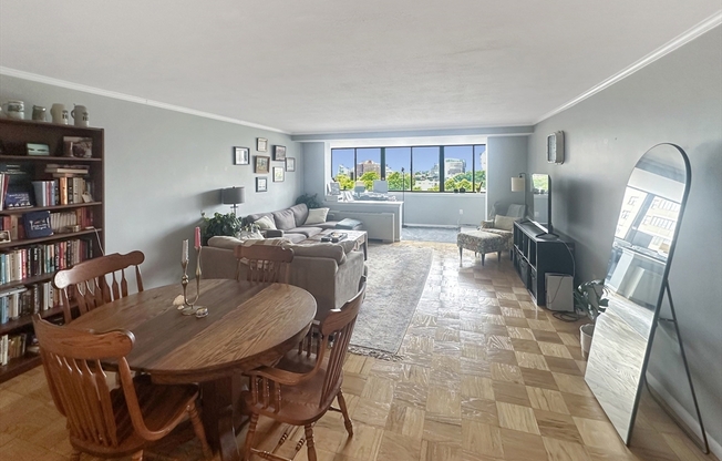 1 bed, 1 bath, 895 sqft, $3,100, Unit 8R