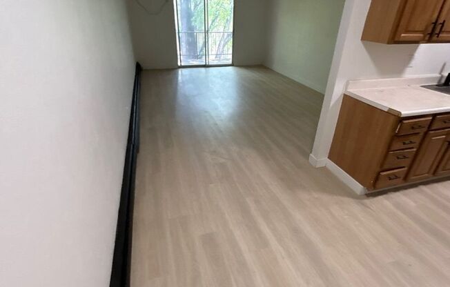 2 beds, 1 bath, 1,050 sqft, $995, Unit 215-302C