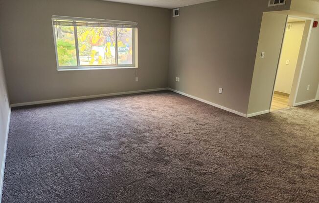 2 beds, 2 baths, 1,220 sqft, $1,505, Unit WG1-614