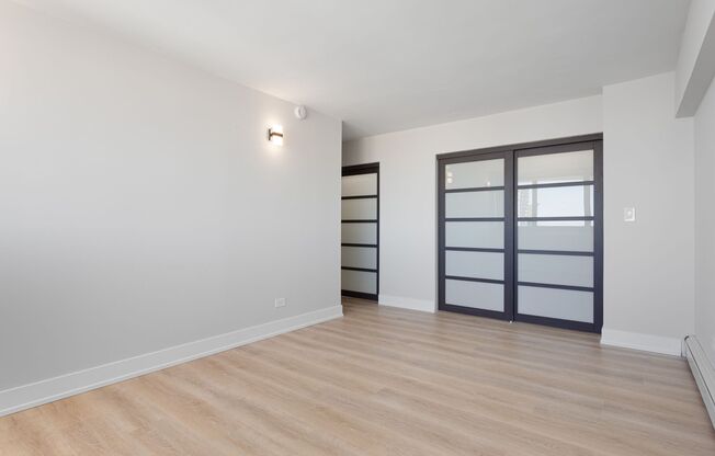 3 beds, 1.5 baths, 1,001 sqft, $3,300, Unit 14C