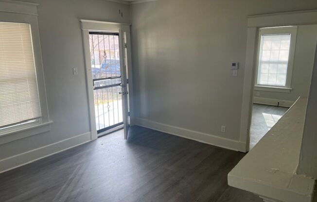 3 bedroom, 2 bathroom near Goodlett and Park