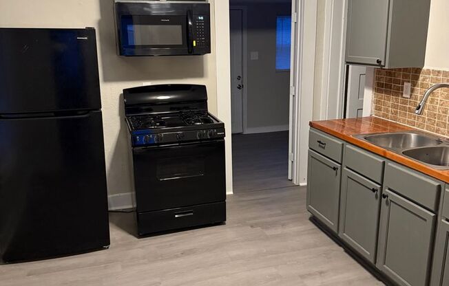 Charming 2 Bed 1 Bath House