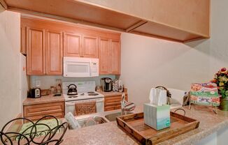 2 beds, 1 bath, $1,350, Unit Unit 5