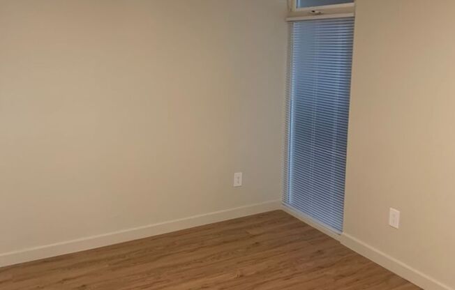 1 bed, 1 bath, 500 sqft, $1,500, Unit APT. F (22)