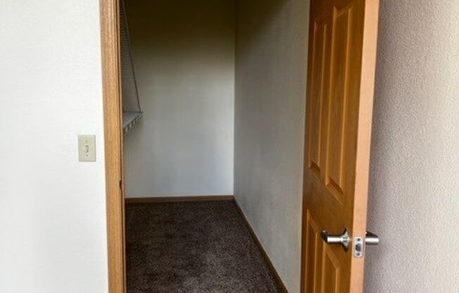 3 beds, 2 baths, 1,328 sqft, $1,955, Unit 54682