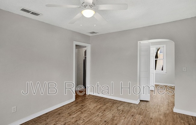 578 58 ST E
