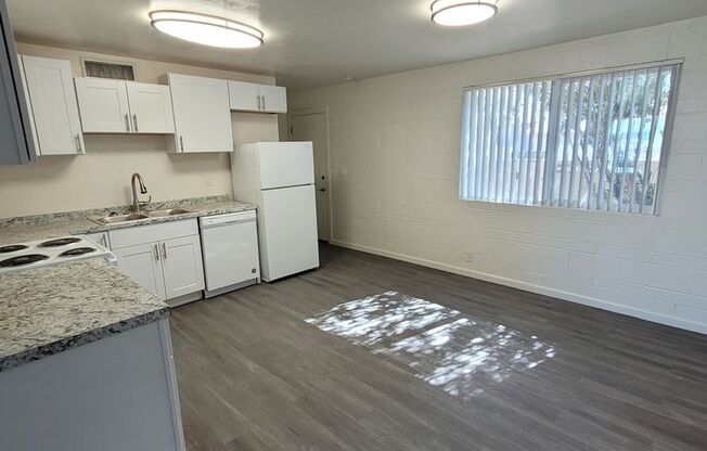 4 beds, 1.5 baths, 1,400 sqft, $2,206, Unit E01