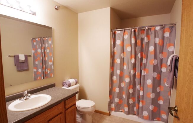 3 beds, 2 baths, 1,334 sqft, $1,645, Unit 1830-205