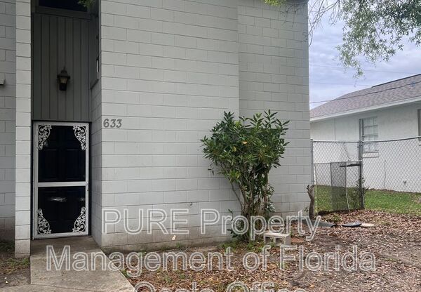 633 NE 28 AVE