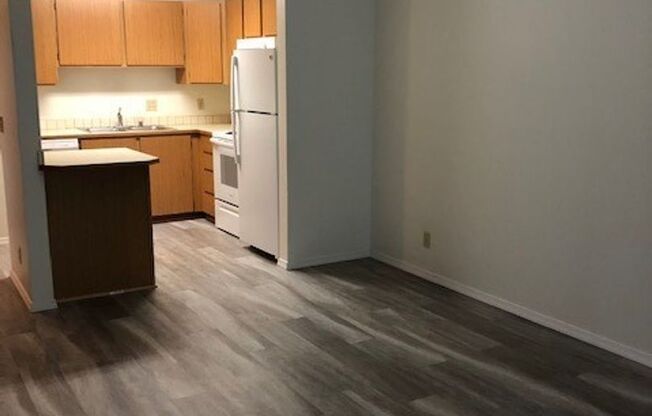 2 beds, 1.5 baths, 900 sqft, $1,600, Unit A306