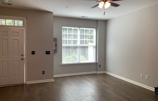 Spacious 3 Bed | 2.5 Bath Townhouse in N Raleigh - Water Included