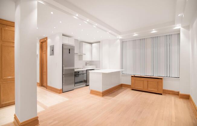 150 W 58th St