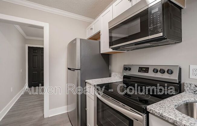1216 1/2 GREGG ST