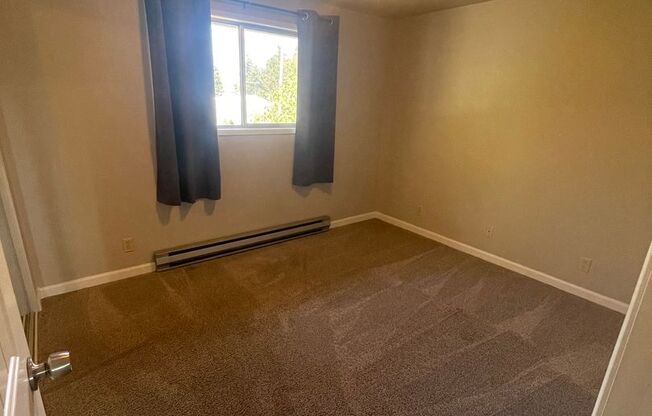 2 beds, 1 bath, 800 sqft, $1,395