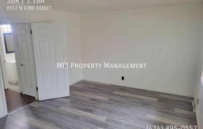 6912 N 43 ST