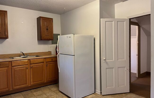 1 bed, 1 bath, 820 sqft, $700, Unit 2