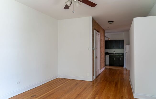 2 beds, 1 bath, 650 sqft, $1,825, Unit 4730-1B