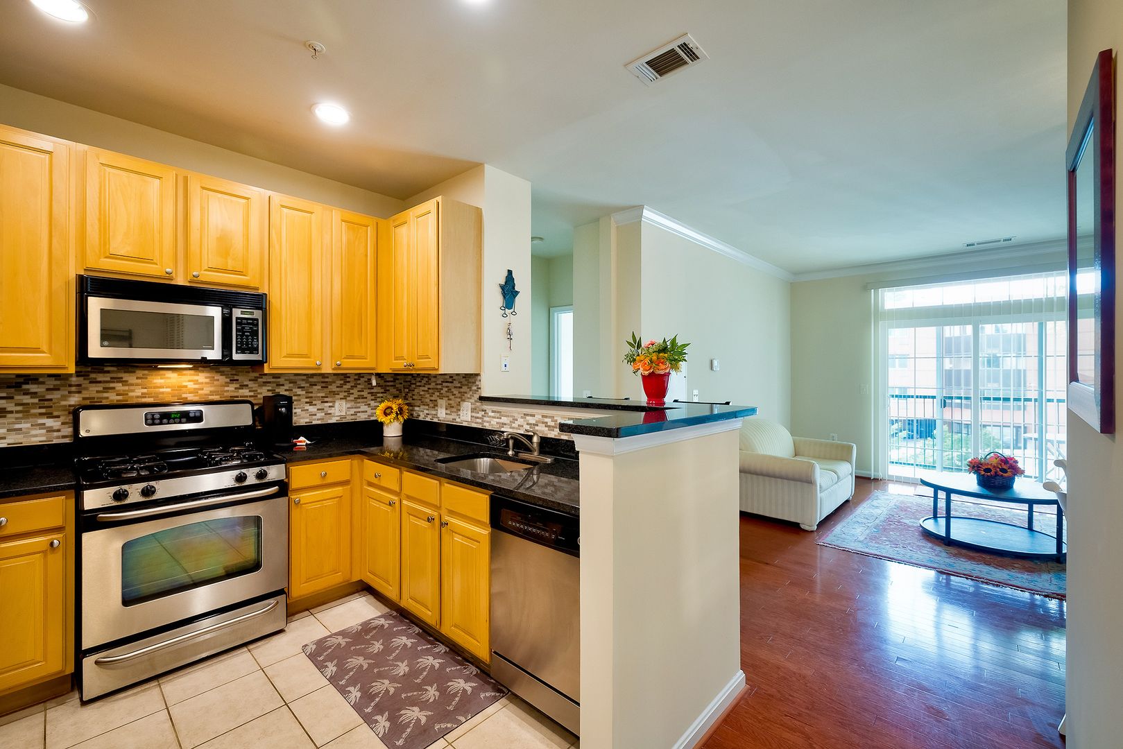 Partially Furnished Elegant 2BD Condo with Unbeatable Access & Premium Features in Arlington w/ Parking!