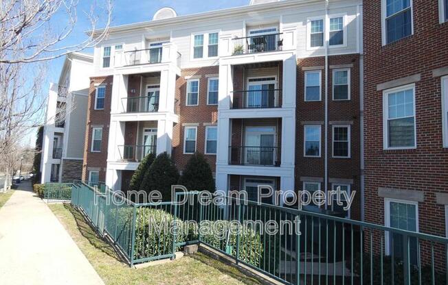 2465 ARMY NAVY DR #205