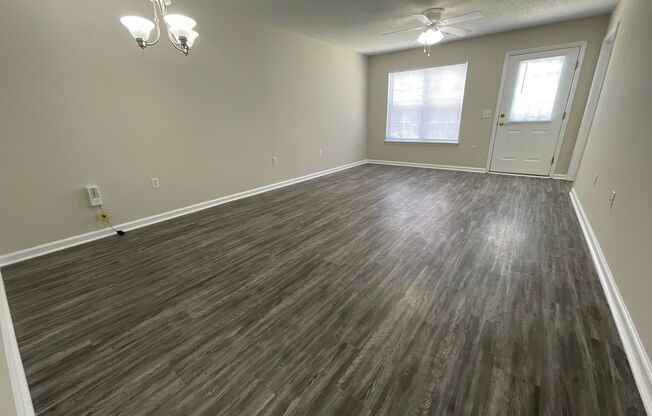 1 bed, 1 bath, 871 sqft, $1,450, Unit 2758-4 Pearl Remodel