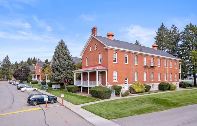 2 beds, 1.5 baths, 850 sqft, $1,575, Unit 1125