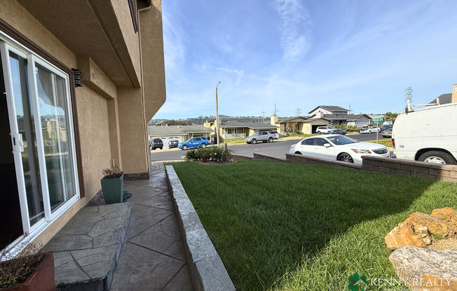 Beautifully Remodeled 4 Bed Home with Loft + Prime Location