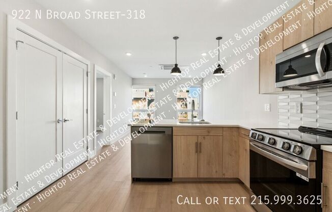 922 N BROAD ST